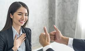 Nghệ Thuật Khen Ngợi & Đón Nhận Lời Khen Trong Tiếng Anh: Cẩm Nang Giao Tiếp Xã Xảo, Công Sở Và Học Thuật Chuẩn Bản Xứ